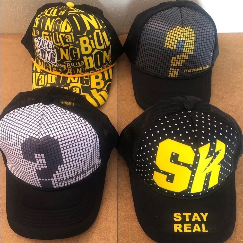 Batch of 4 Trendy Hats Caps Snapbacks